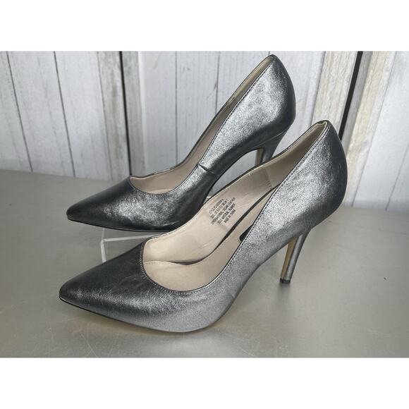 French Connection Metallic Silver Classic Pointed Toe Stiletto Heels Size 8.5 - Picture 1 of 5